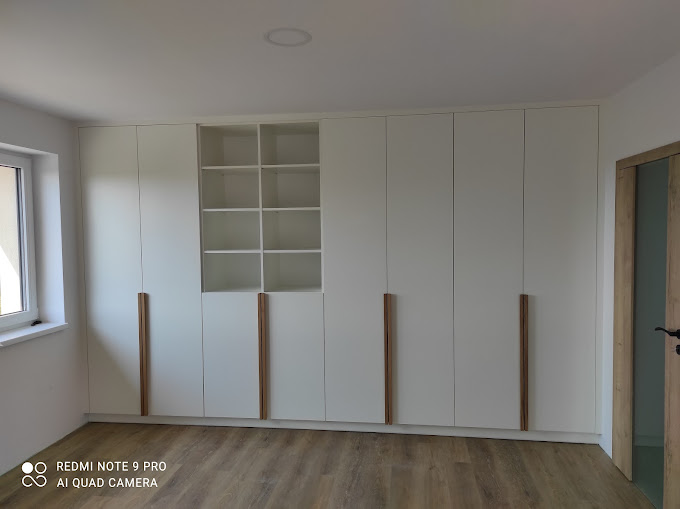 Vestavěné skříně a úložné systémy